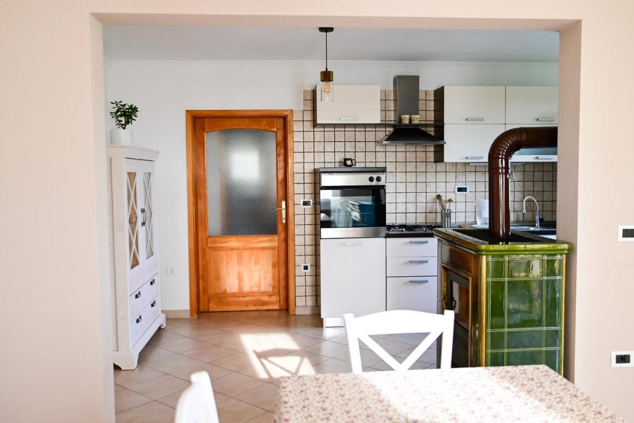 Apartment Laetitia Kaštelir Exterior foto